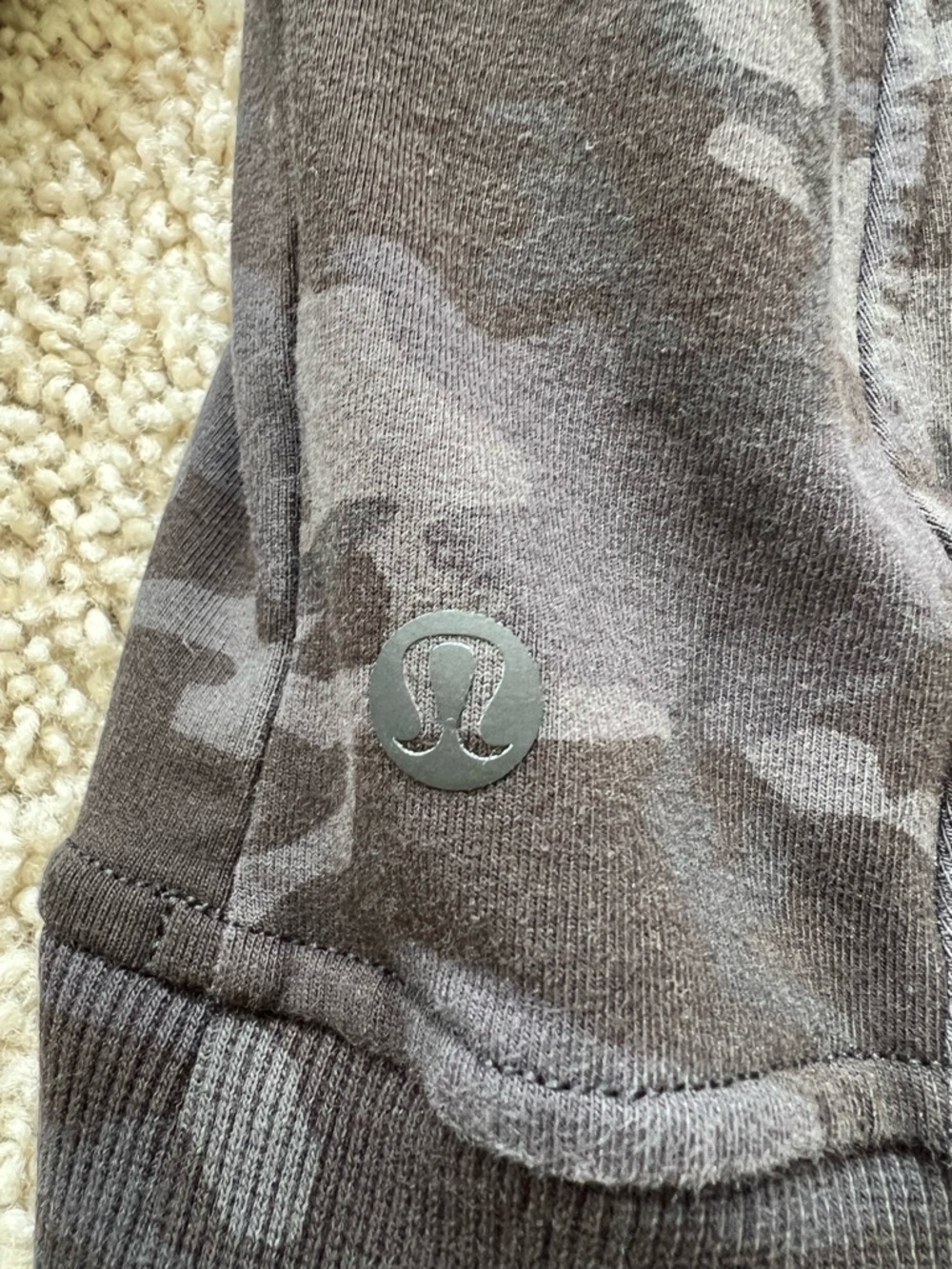 Lululemon Scuba Pullover - Picture 4 of 8
